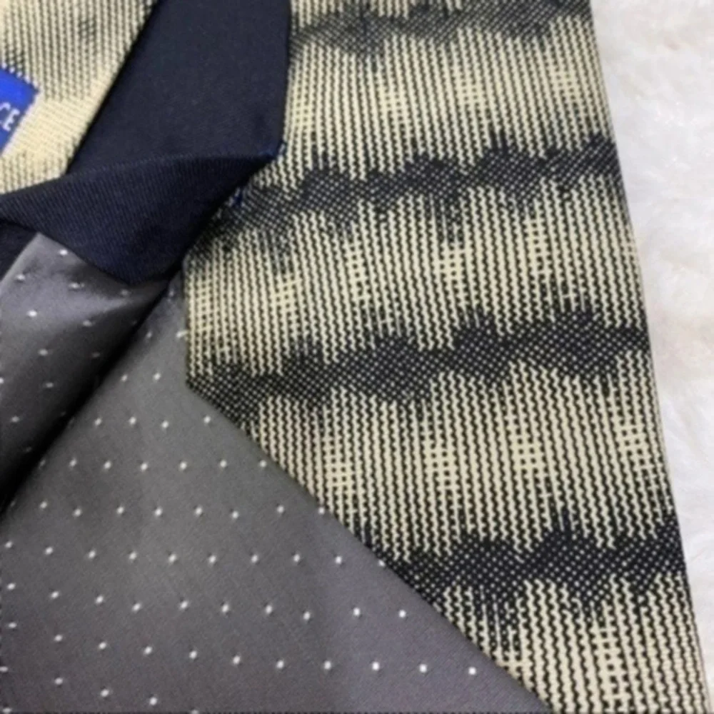 Gianni Versace Tie Color Navy Blue/Tan/Yellow